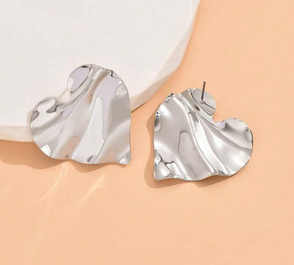 Statement Heart Wavy Earring