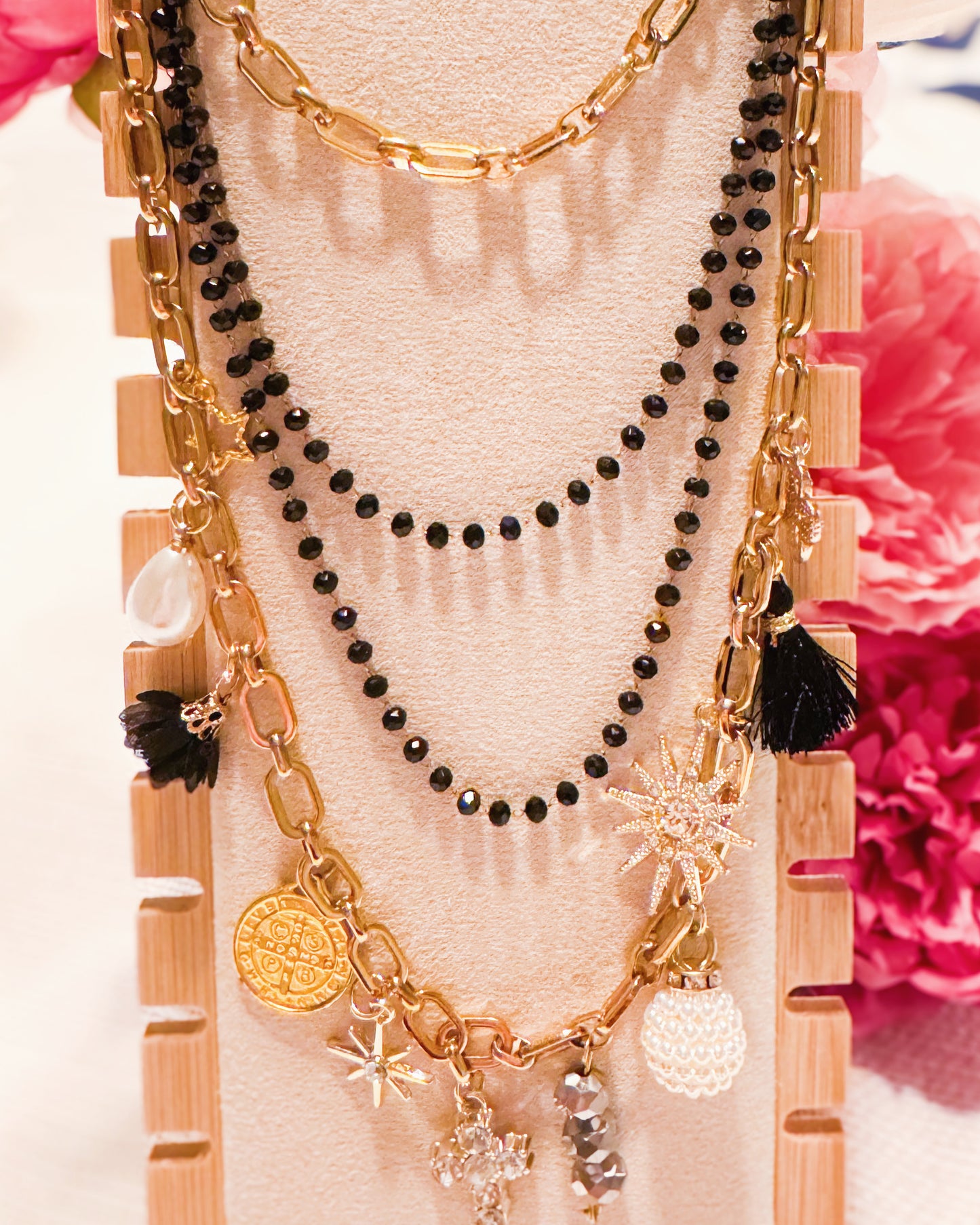 The Classy Black & Chunky Chain